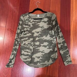 Old Navy Green Camouflage Long Sleeve Women's Top